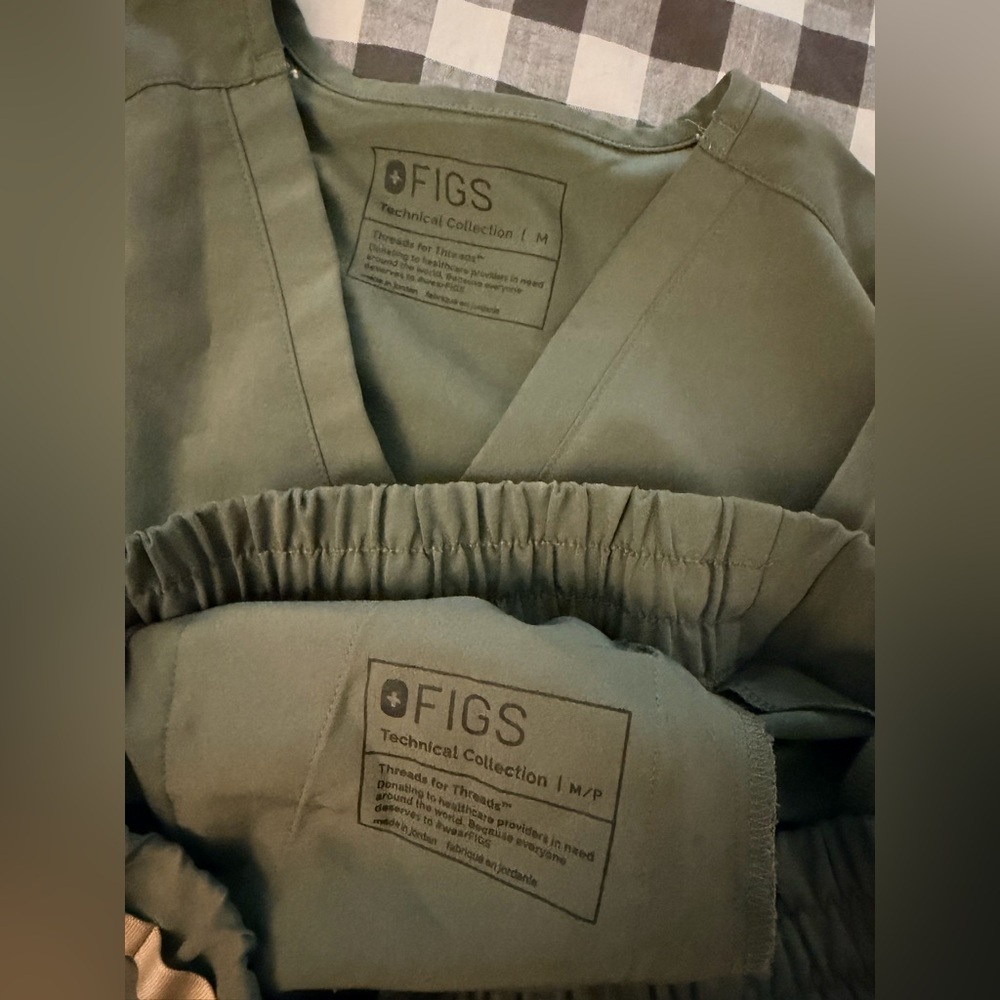 Figs Moss Medium Set Scrubs - Picture 2 of 2